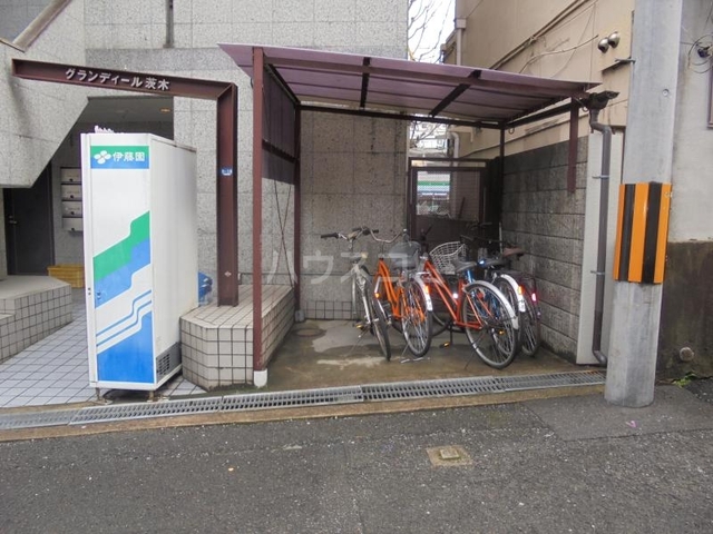 ����14