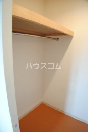 ����18