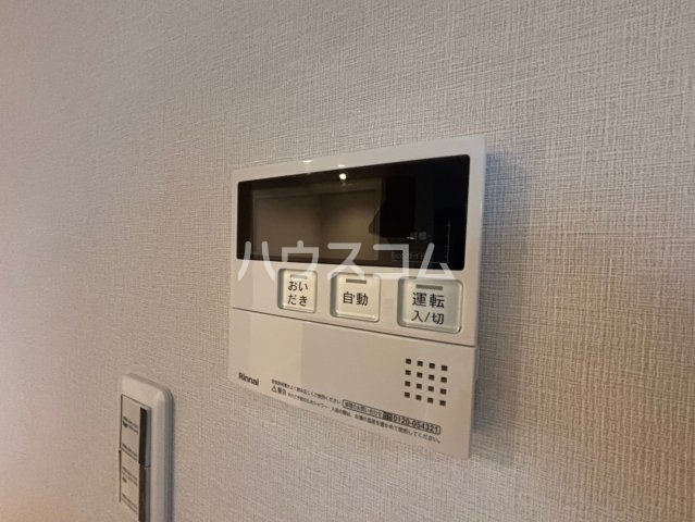 ����12