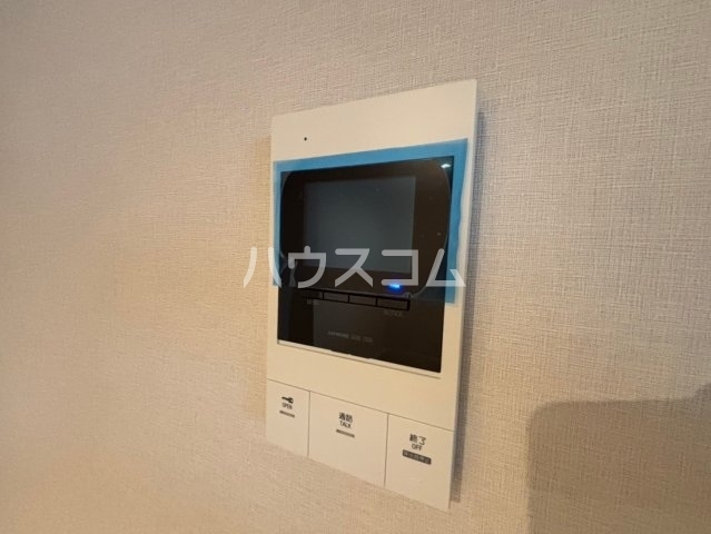 ����18