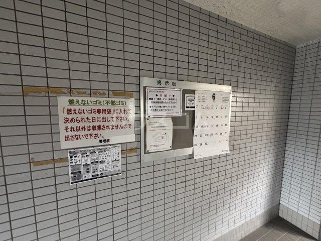 ����21