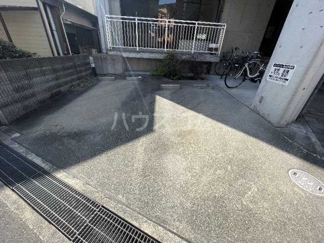 ����10