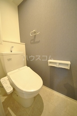 ����17