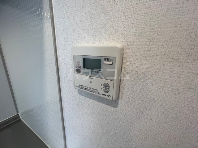 ����23
