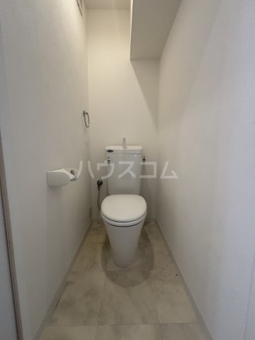 ����4