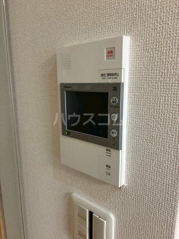 ����9