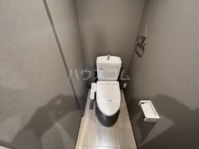 ����4