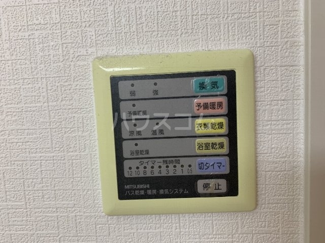 ����17
