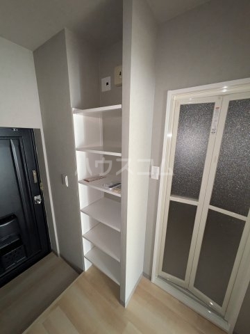 ����20