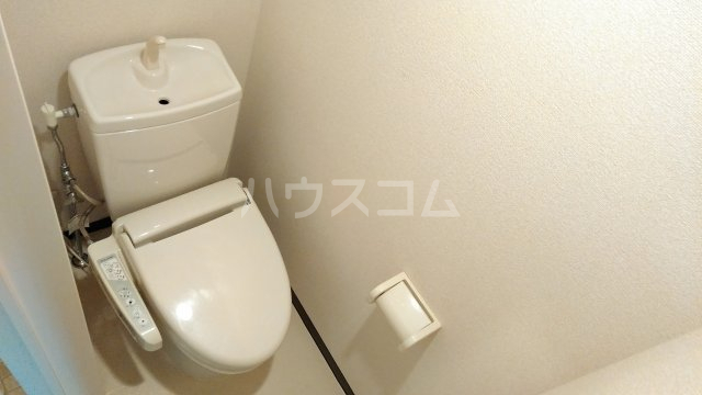 ����4