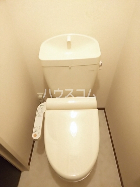 ����4