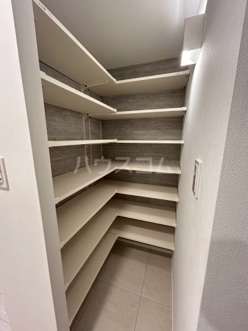 ����13