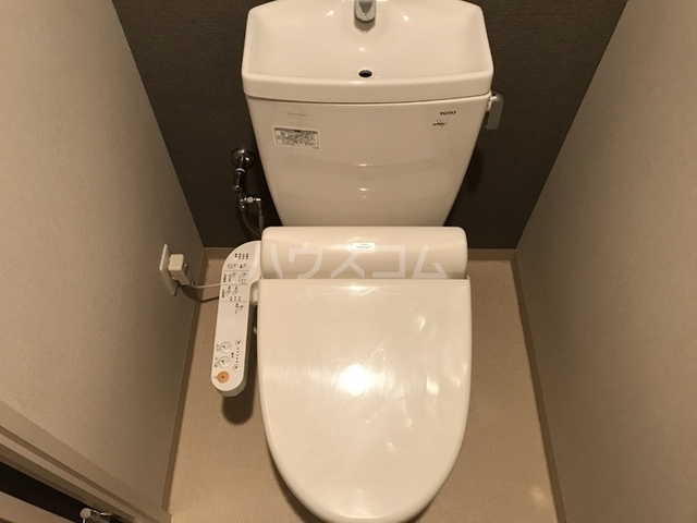 ����4