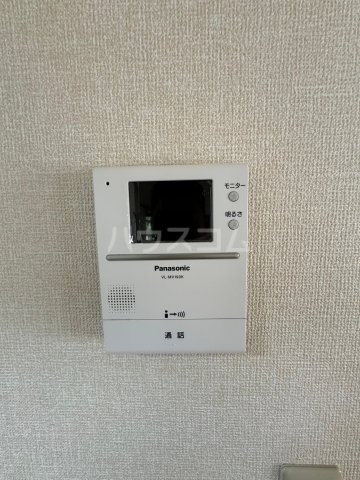 ����12