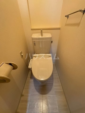 ����4