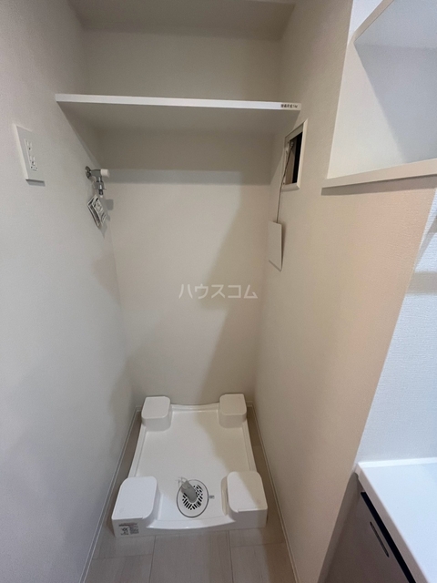 ����4