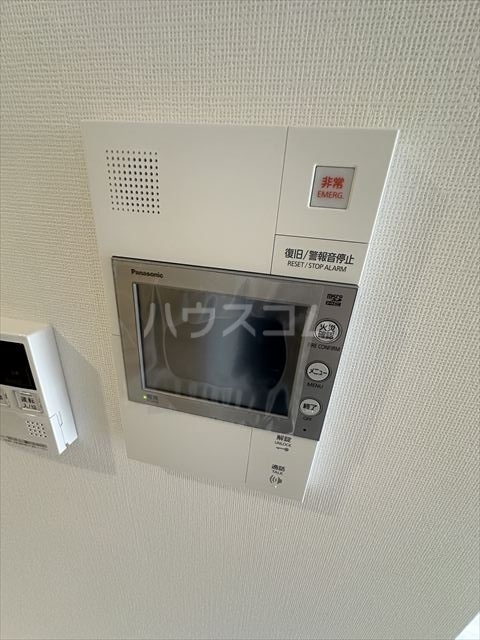 ����11