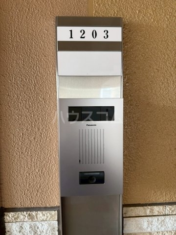 ����15