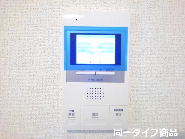 ����9