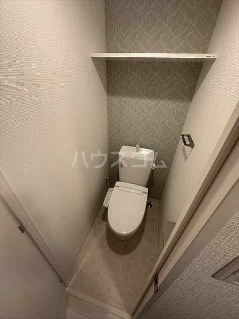 ����4