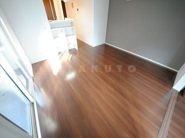 ����11