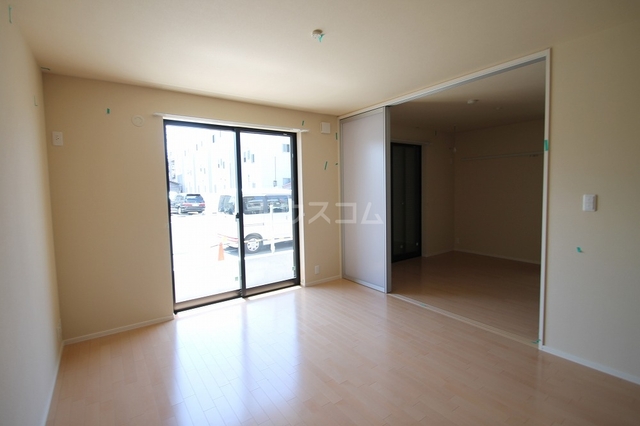 ����19