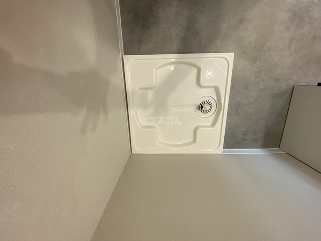����23