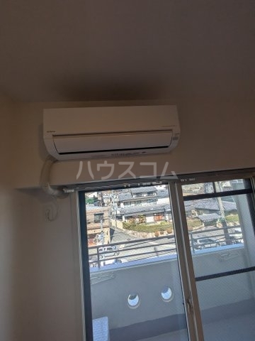 ����11