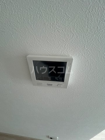 ����10