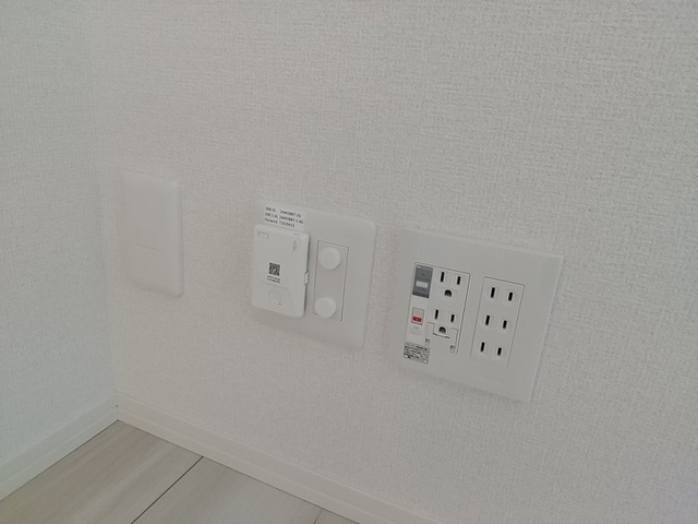 ����13
