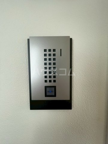 ����16
