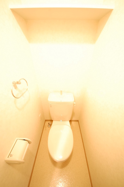 ����4