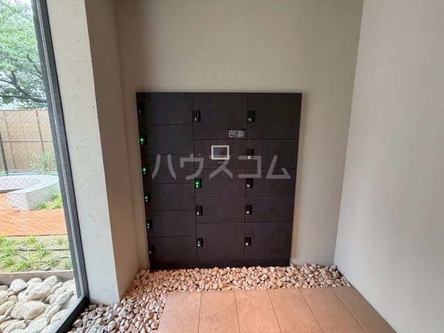 ����12
