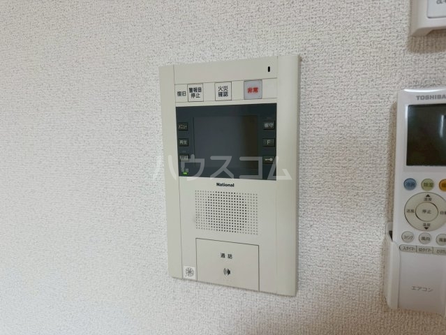 ����25