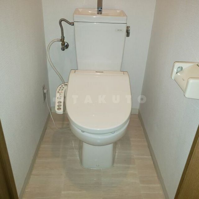 ����4