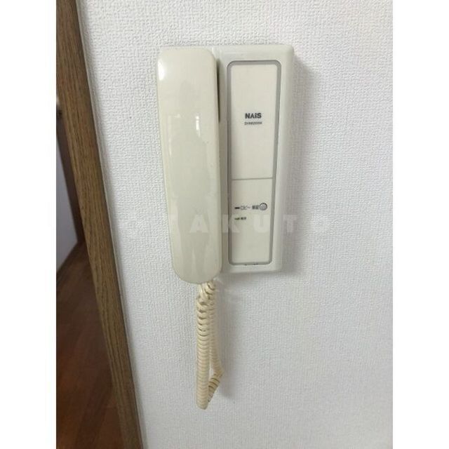 ����9