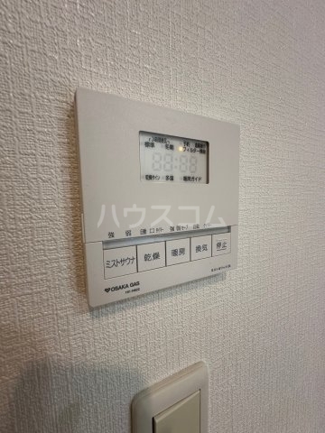 ����23