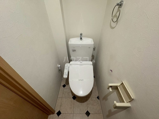 ����4