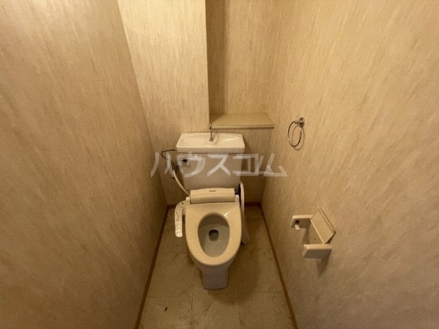 ����4