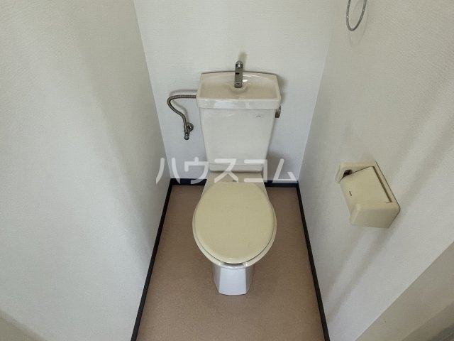 ����4