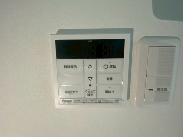 ����15