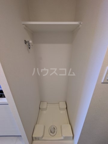 ����15