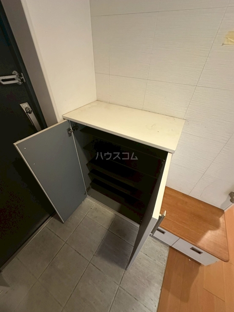 ����21