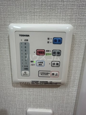 ����12