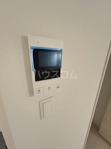 ����9
