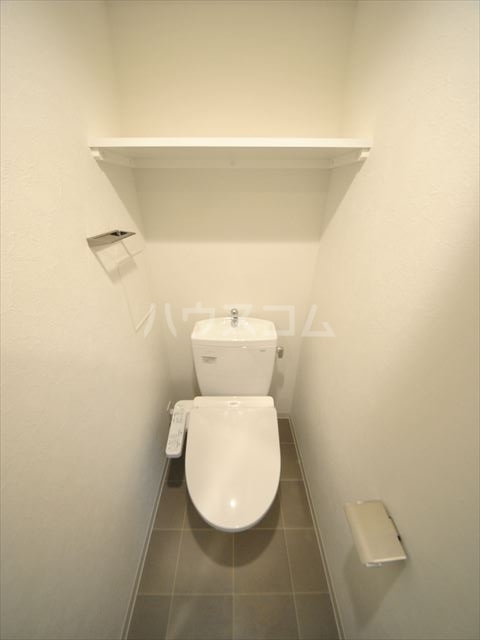 ����4
