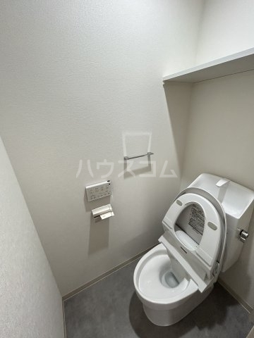 ����4