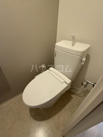 ����4