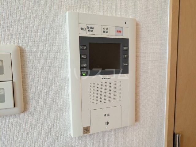 ����12