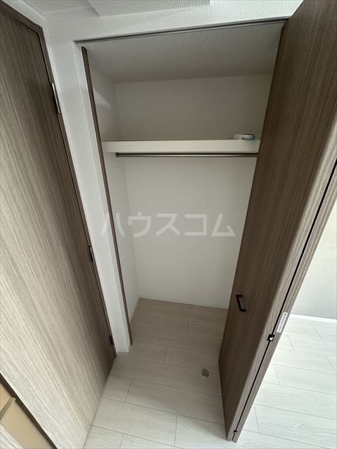 ����8